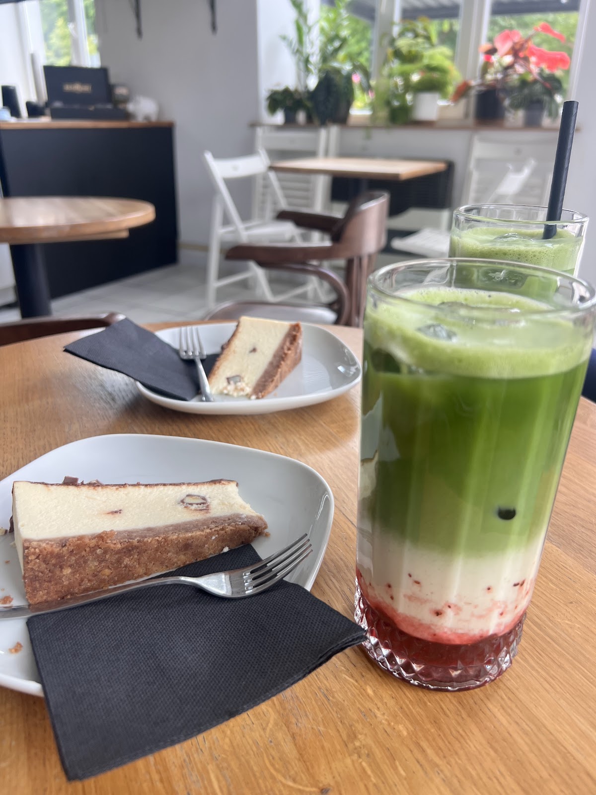 Matcha latte i sernik